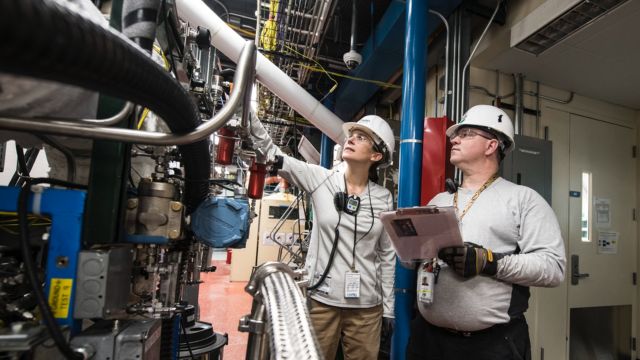 Comprehensive Guide to Ensuring Workplace Safety in Medical Manufacturing Plants: Best Practices & Regulatory Compliance