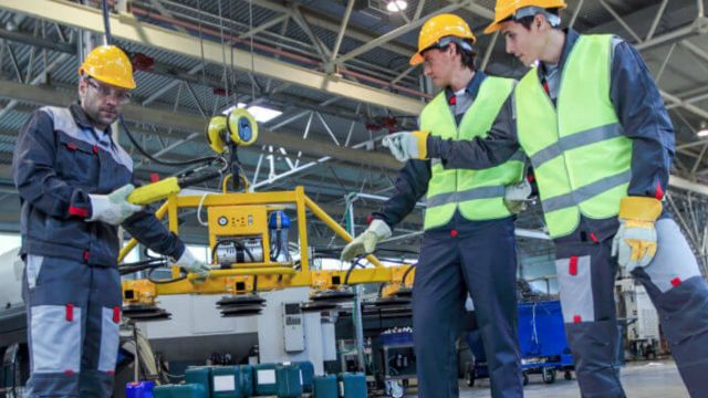 Comprehensive Guide to Ensuring Workplace Safety in Medical Manufacturing Plants: Best Practices & Regulatory Compliance