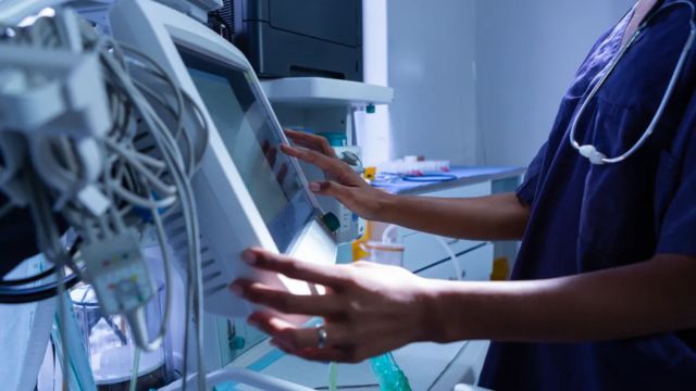 How Clinical Engineers Manage Device Obsolescence and Replacement Cycles