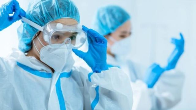How to Choose the Right Personal Protective Equipment (PPE) for Healthcare Workers