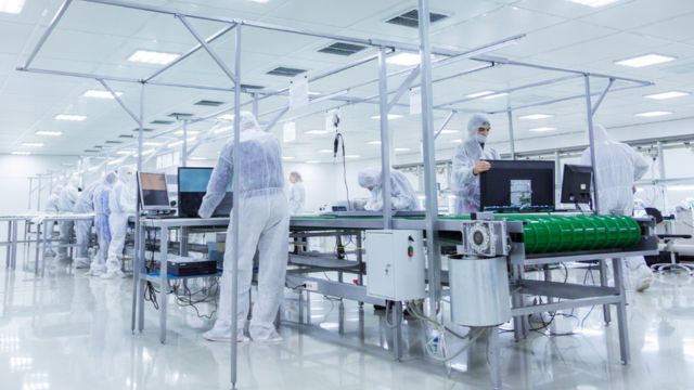The Evolution of Cleanroom Technology in Medical Device Production How Engineers Protect Medical Devices from Hacking